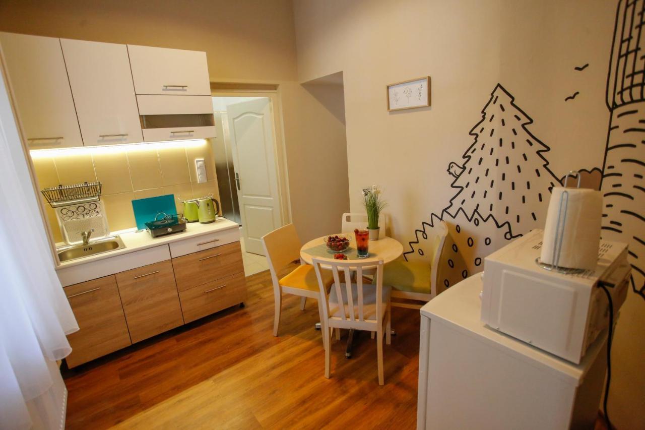 Urania Apartmanhaz Έγκερ Εξωτερικό φωτογραφία