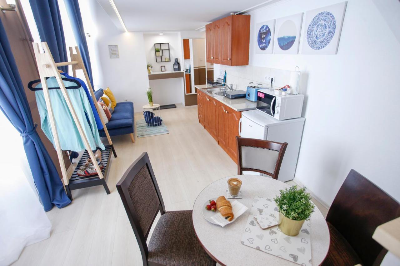 Urania Apartmanhaz Έγκερ Εξωτερικό φωτογραφία