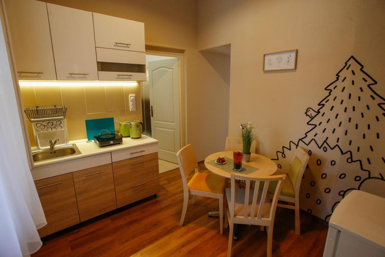 Urania Apartmanhaz Έγκερ Εξωτερικό φωτογραφία